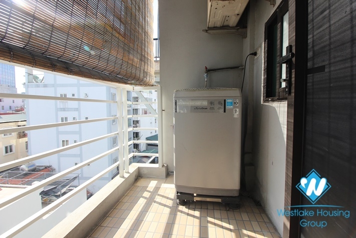 One bedroom in hight floor apartment for rent in Trinh Cong Son st Tay Ho district.